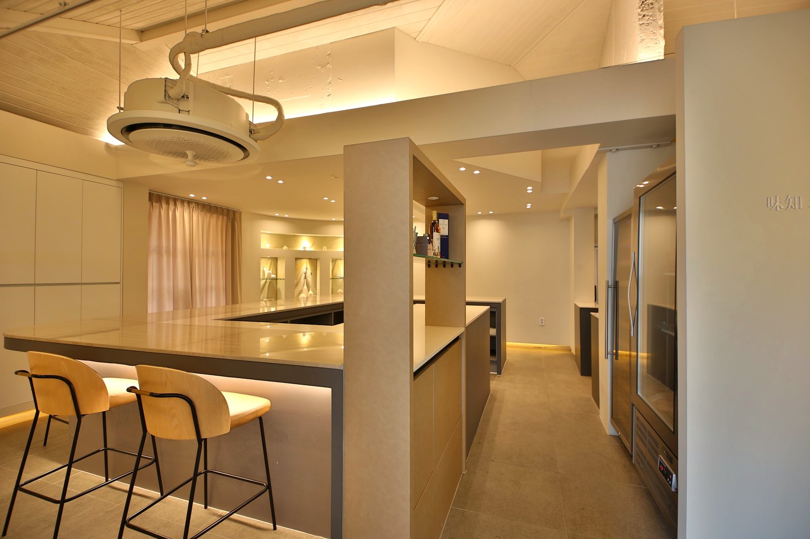 The counter and open kitchen at MIZI